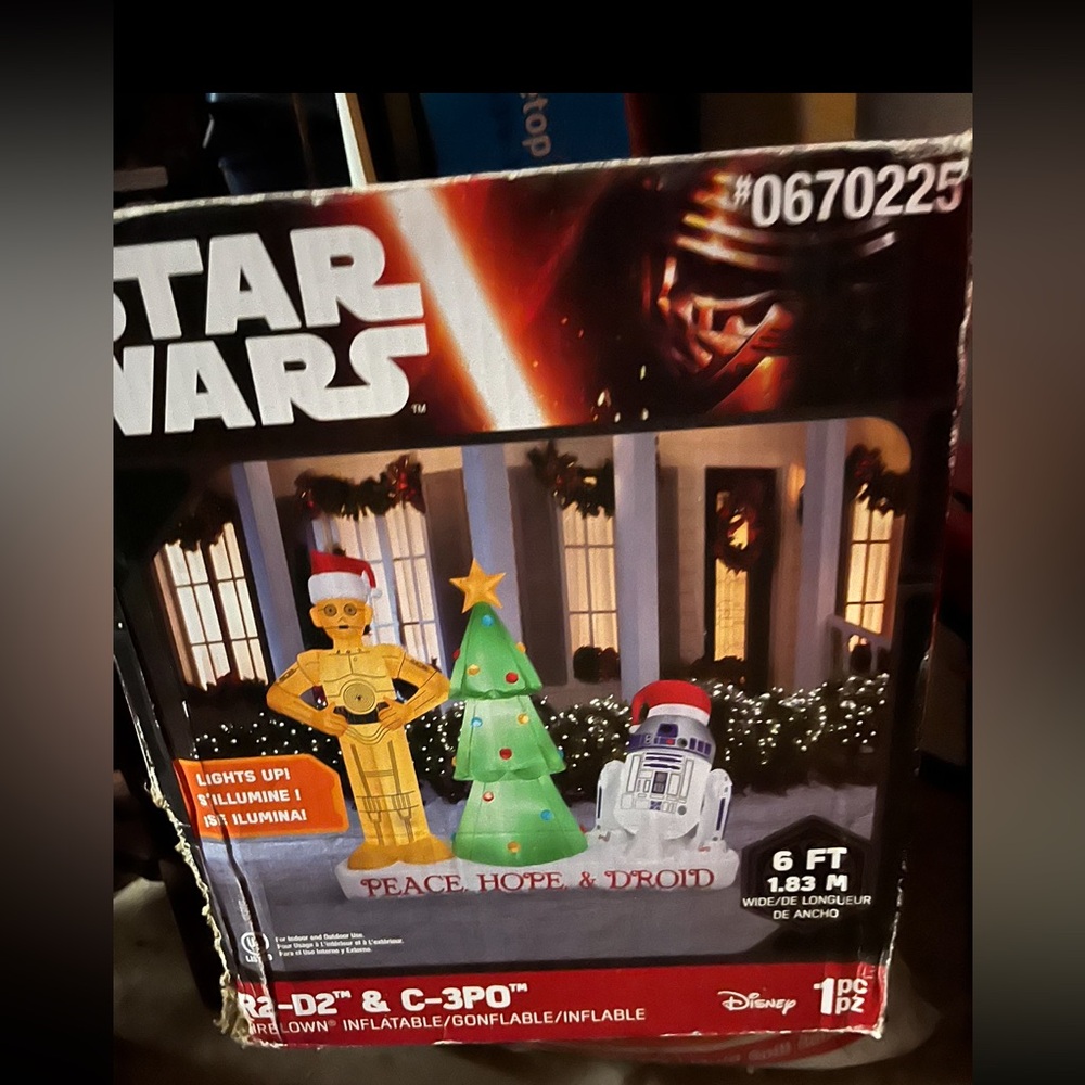 Star Wars Christmas inflatable 
Good condition 
Everything included
